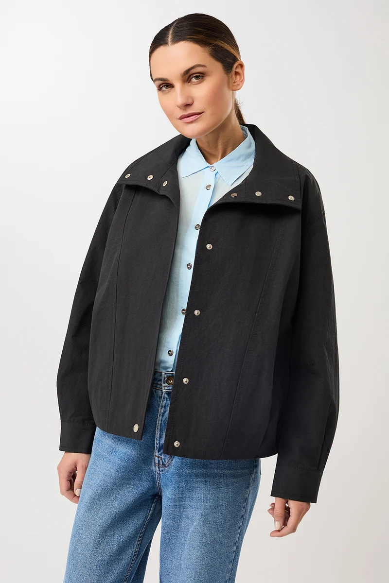 Modische Bomberjacke mit Kellerfalte im Rücken (Black)