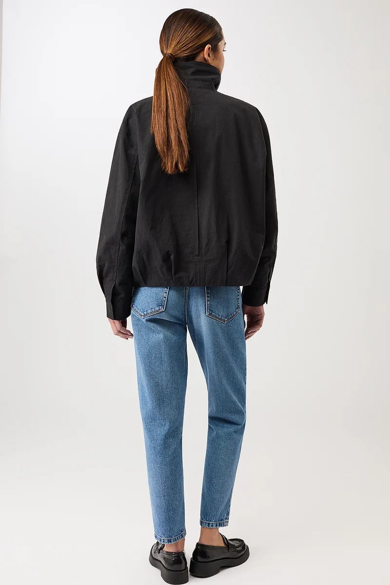 Modische Bomberjacke mit Kellerfalte im Rücken (Black)