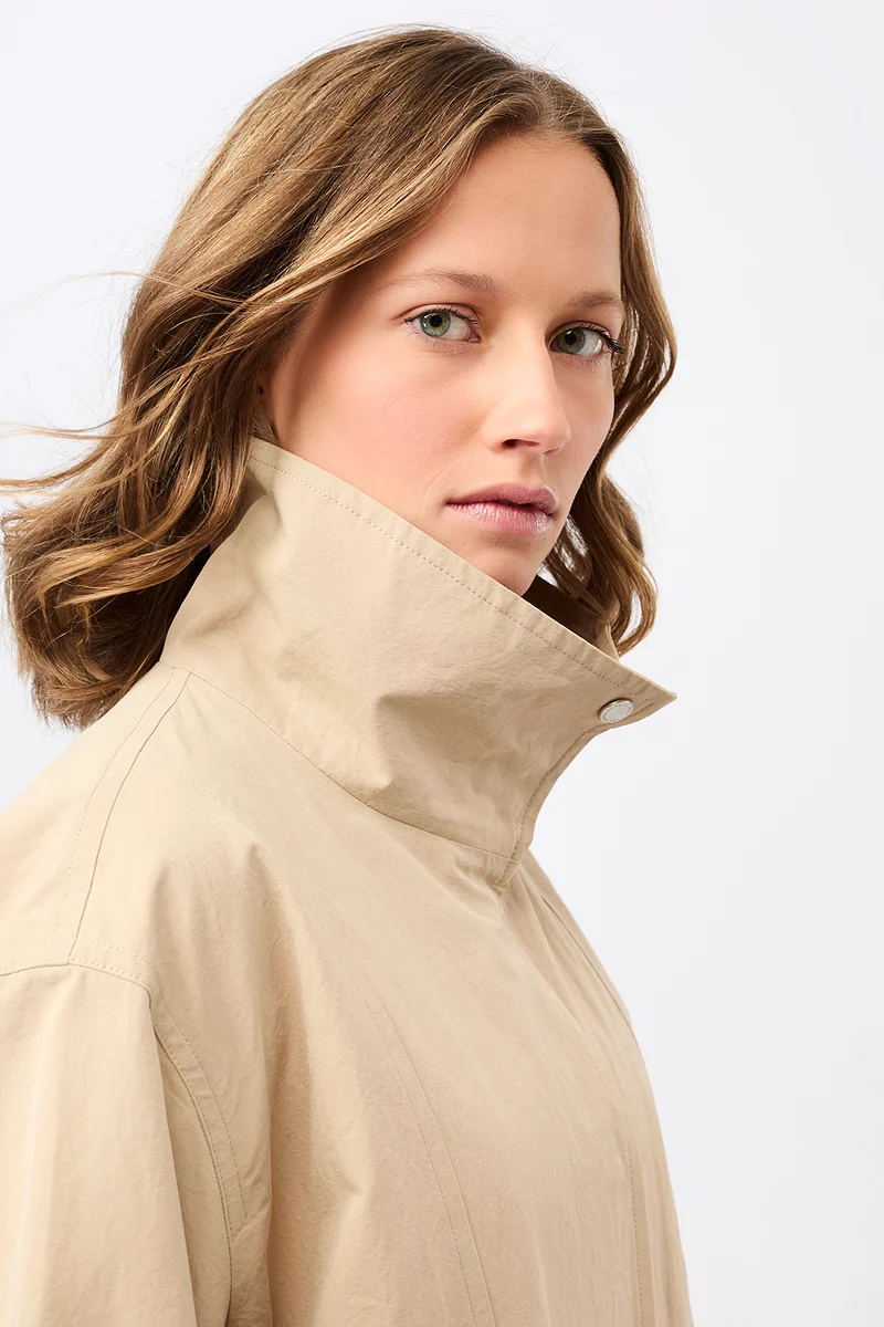 Modische Bomberjacke mit Kellerfalte im Rücken (Natural)