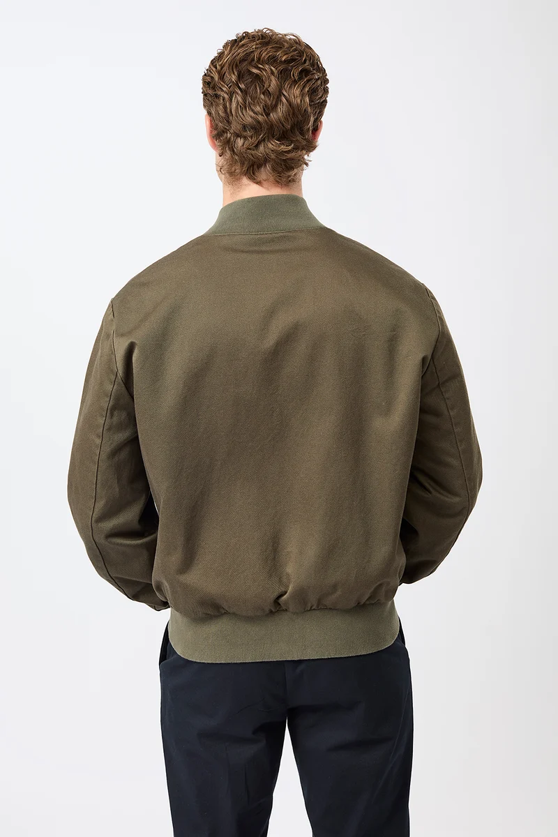 Bomberjacke mit Rippenbund aus Bio-Baumwolle (Stone Moss)