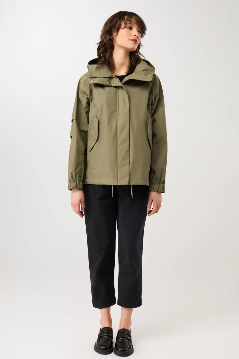 Kapuzenjacke mit Falten am Arm (Stone Moss)