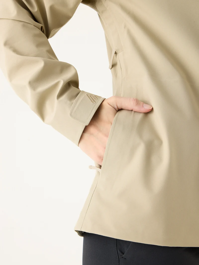 AR Hardshell Jacket Beige | Women