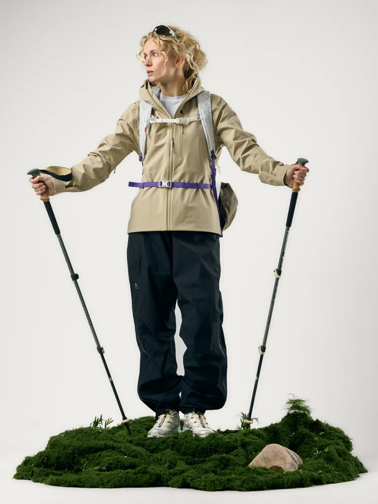 AR Hardshell Jacket Beige | Women
