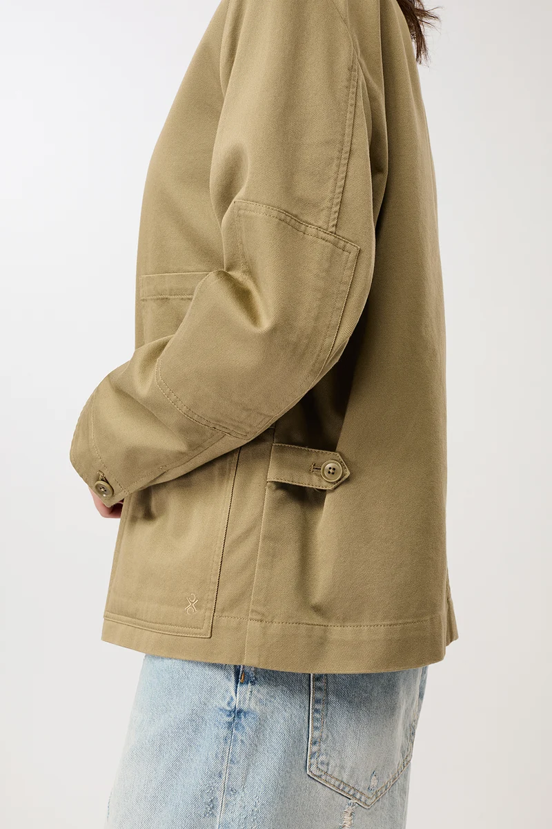 Kurze Jacke mit Knöpfen (Breeze)