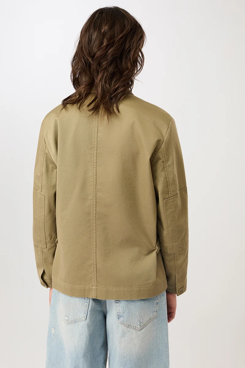 Kurze Jacke mit Knöpfen (Breeze)