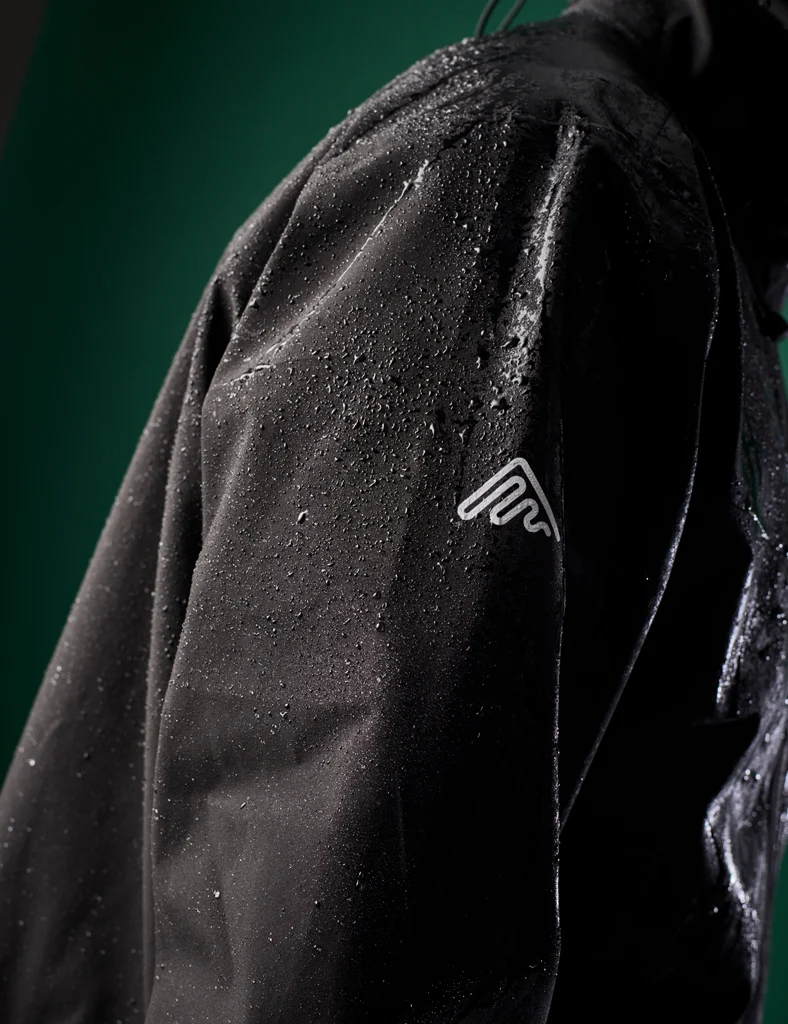 AR Hardshell Jacket Black | Men