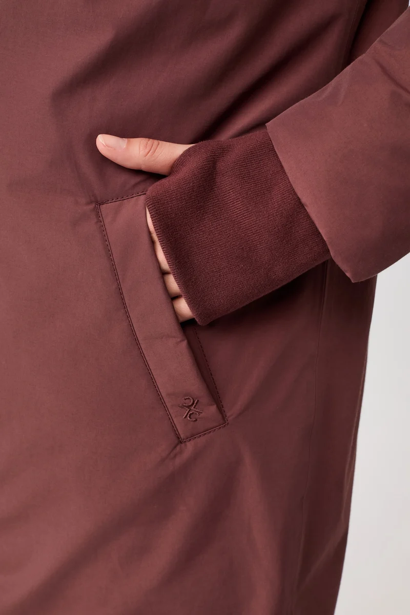 Lange Jacke mit Kapuze und Eco Daune (Burgundy)