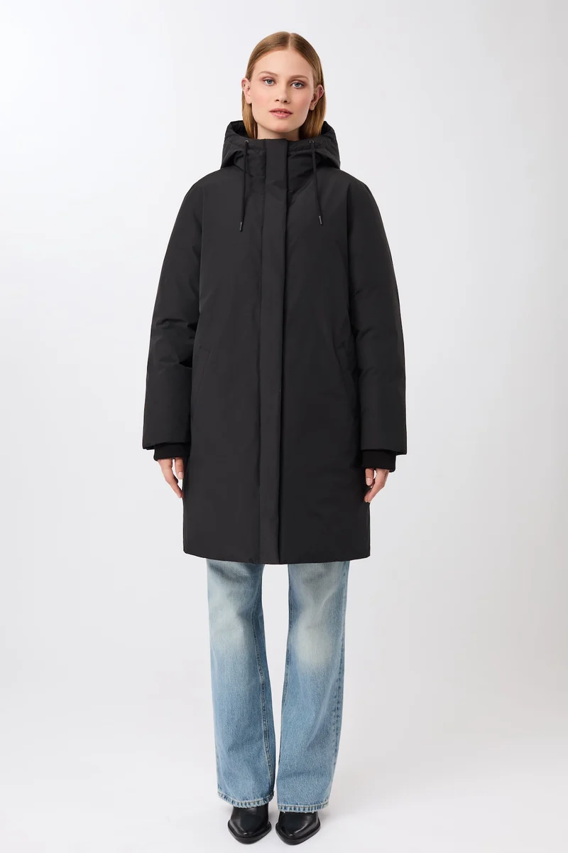 Lange Jacke mit Kapuze und Eco Daune (Black)