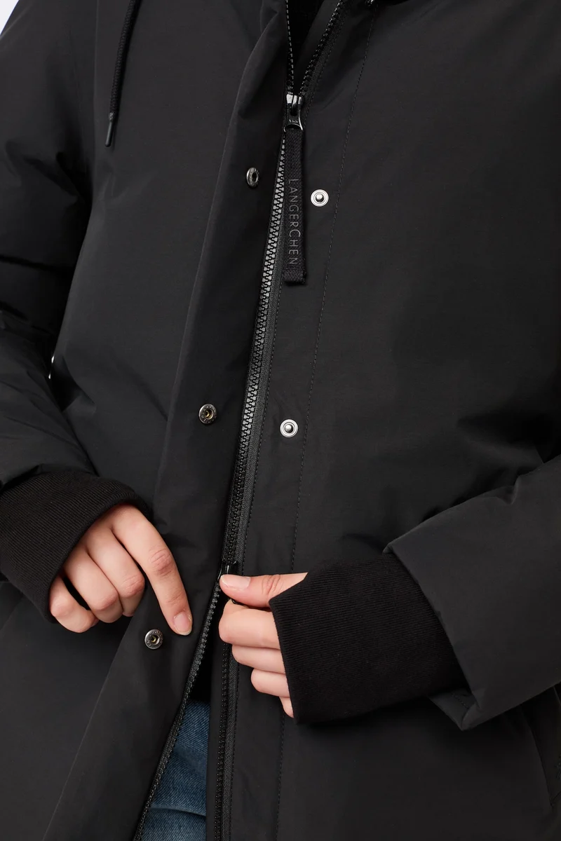 Lange Jacke mit Kapuze und Eco Daune (Black)