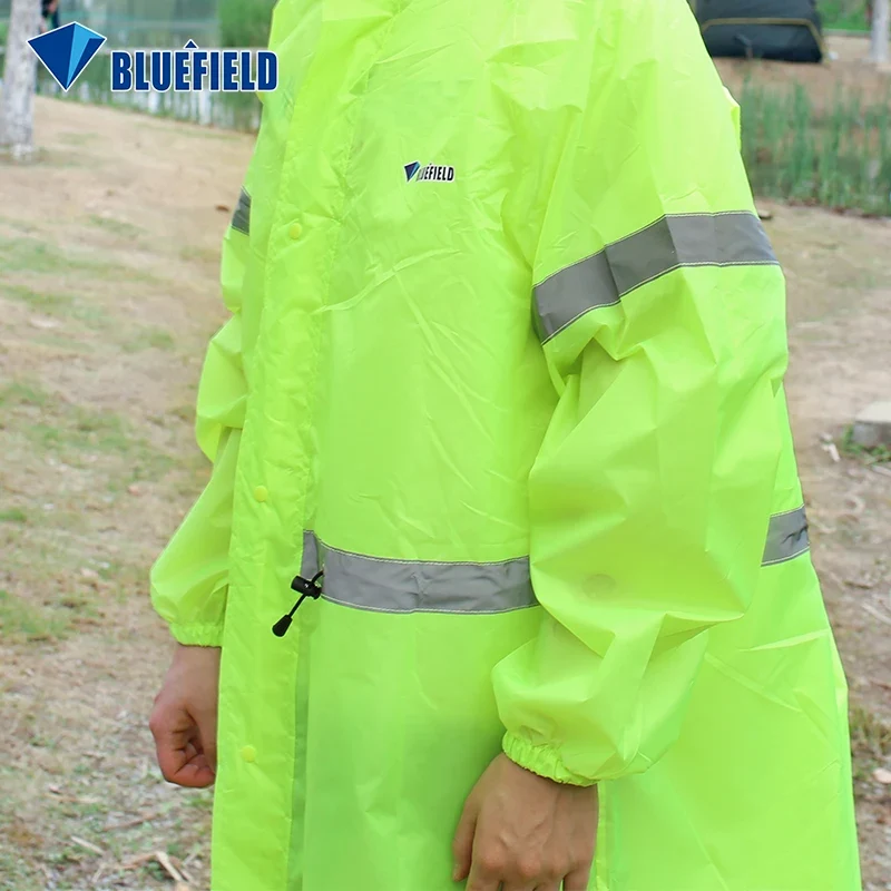 Outdoor-Regenjacke