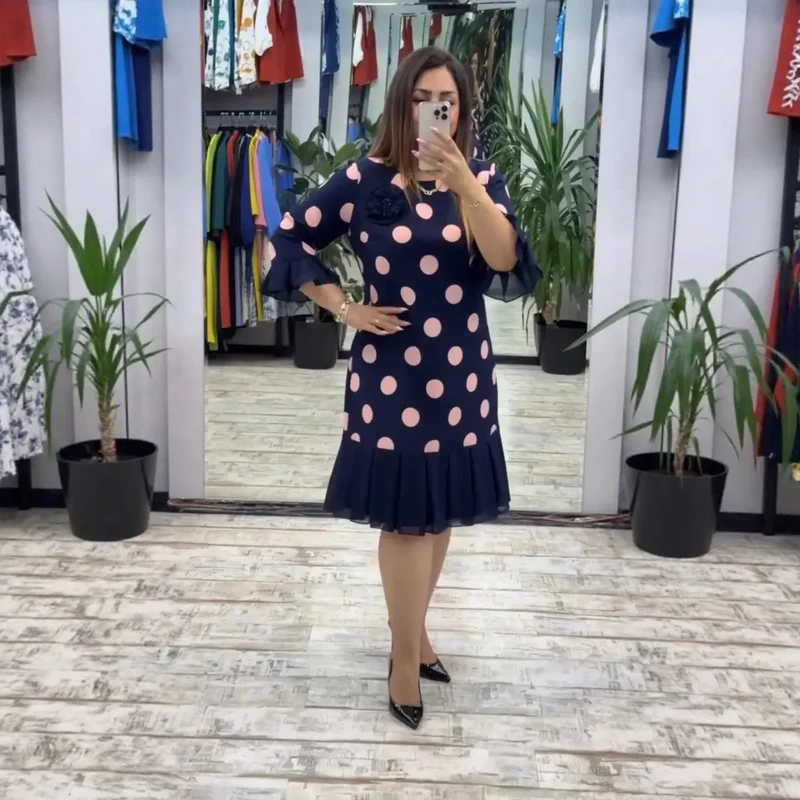 Casiva™ - Retro-inspiriertes Kleid mit Plisseerock und Ausgestellten Ärmelabschlüssen