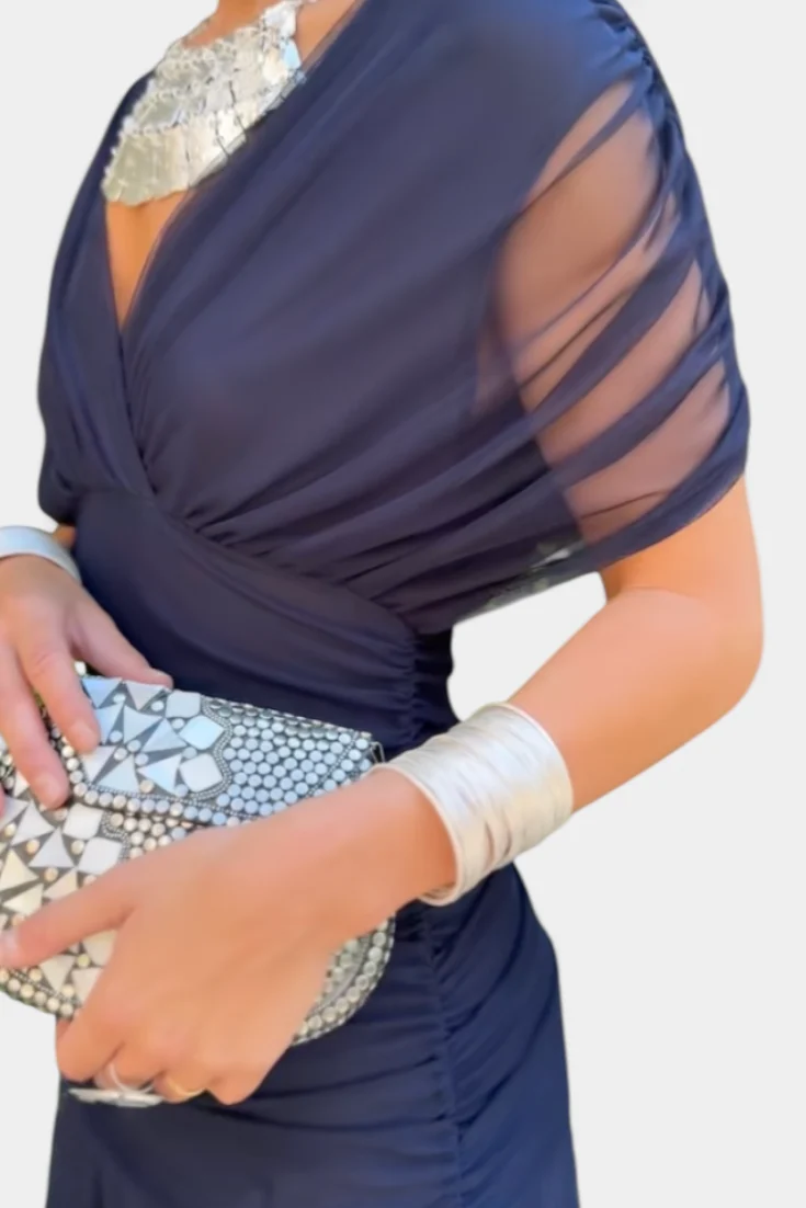 LOTTE™ | Elegantes Langkleid mit V-Ausschnitt und Fließender Silhouette