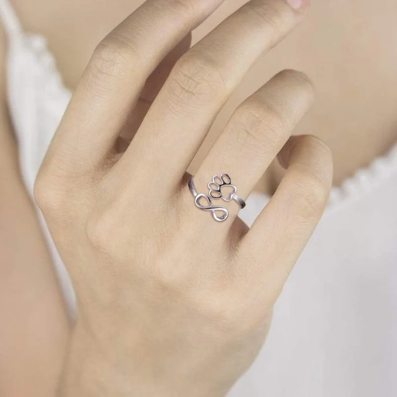 Handgefertigter Ring mit Pfote und Herz