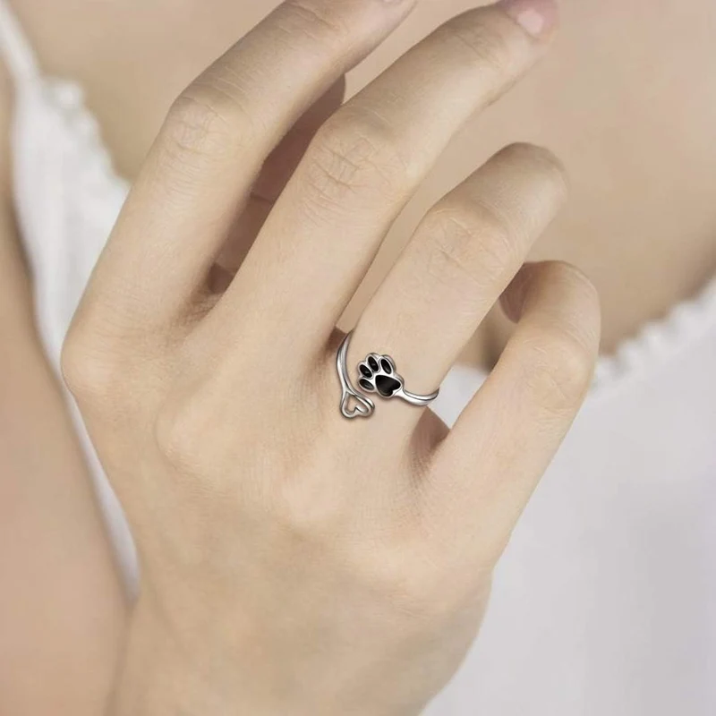 Handgefertigter Ring mit Pfote und Herz
