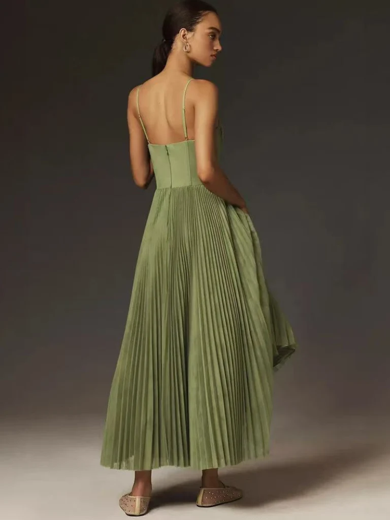 Melanie – Damenkleid mit Plissee-Schnitt