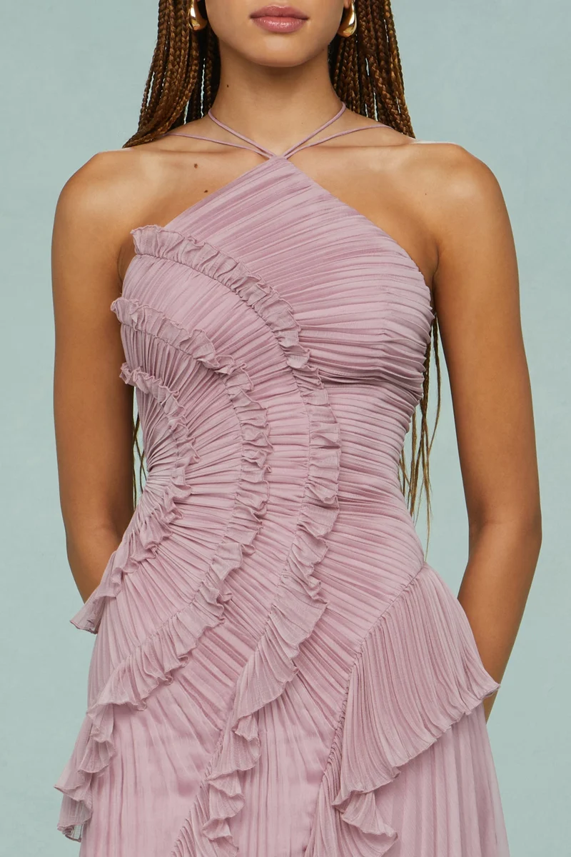 Clara – Maxikleid für Damen mit Falten und Rüschen