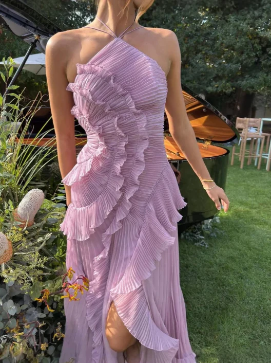 Clara – Maxikleid für Damen mit Falten und Rüschen