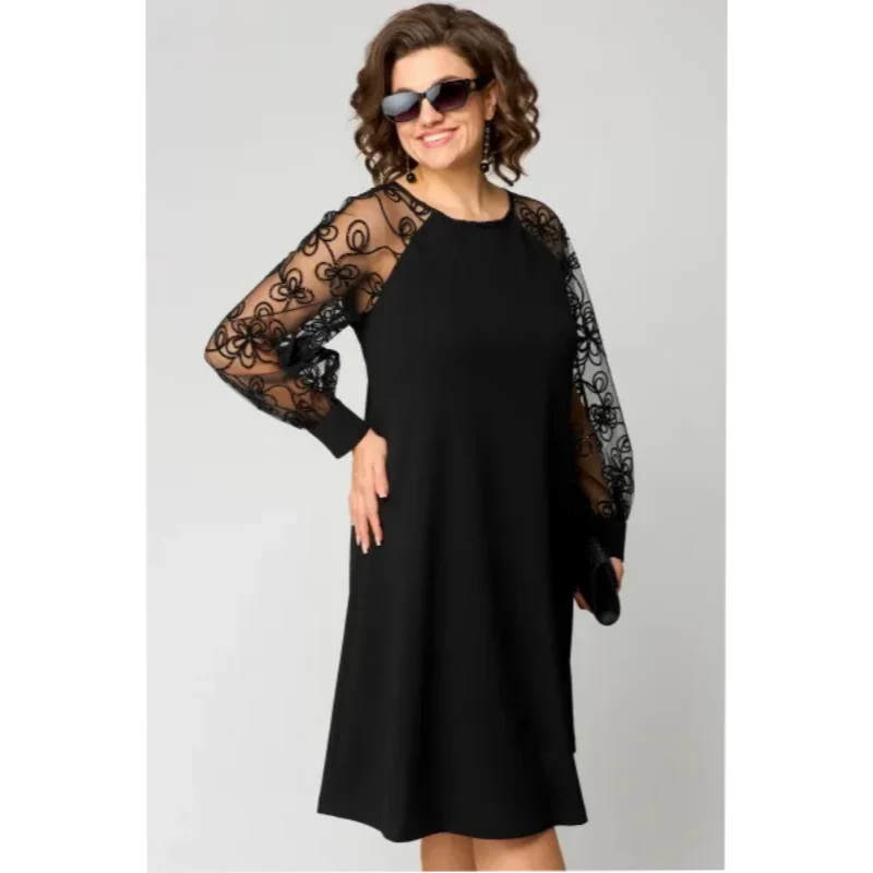 Mila – Damenkleid mit floralen Spitzenärmeln