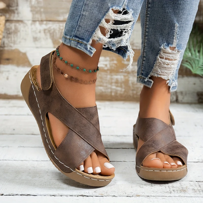 Gisela – Bequeme Damen-Sandalen mit gekreuzten Riemen