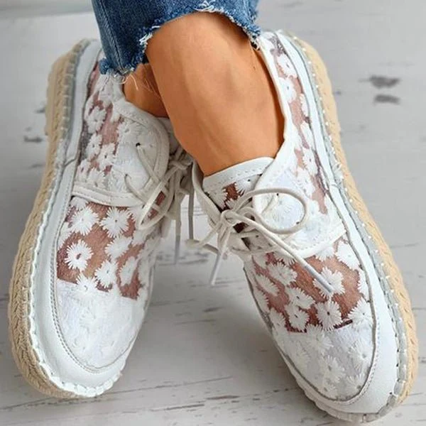 Amelie – Lässige Damenschuhe mit Blumenstickerei