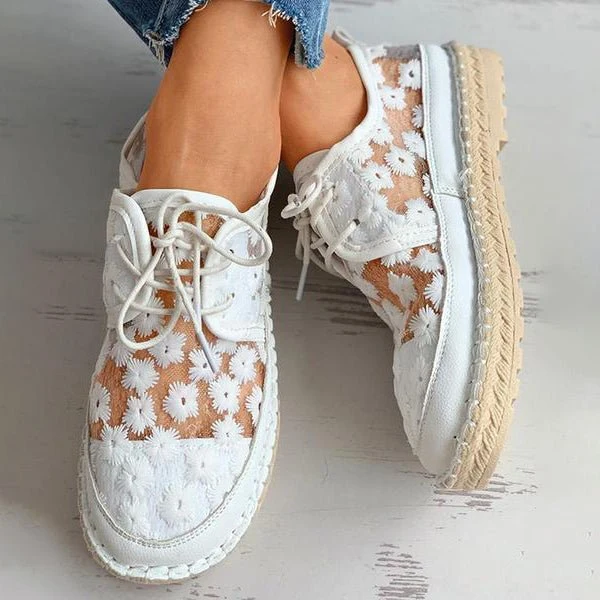 Amelie – Lässige Damenschuhe mit Blumenstickerei
