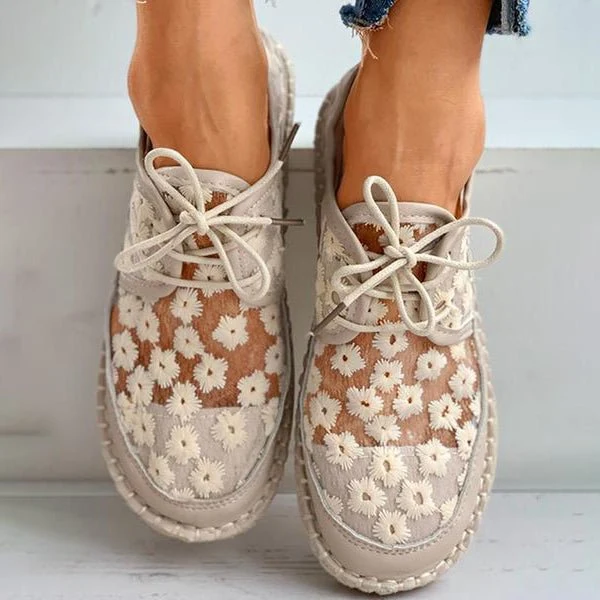 Amelie – Lässige Damenschuhe mit Blumenstickerei