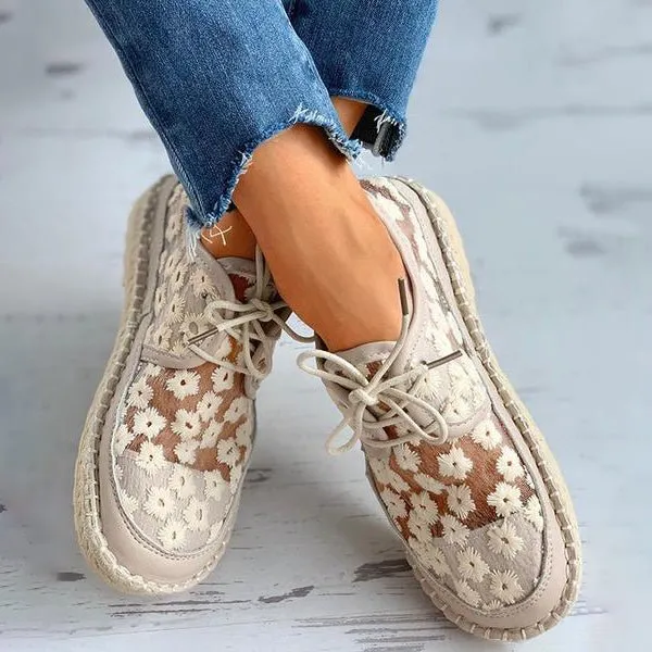 Amelie – Lässige Damenschuhe mit Blumenstickerei