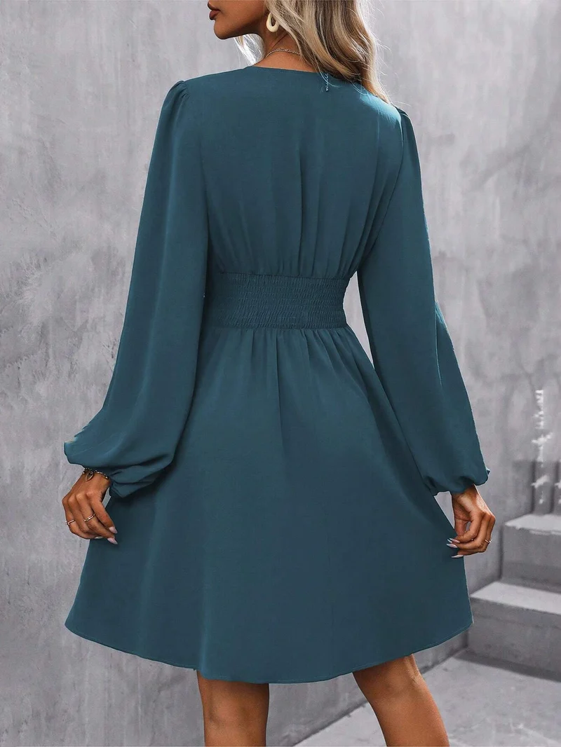 Julia – Damenkleid mit V-Ausschnitt und langen Ärmeln