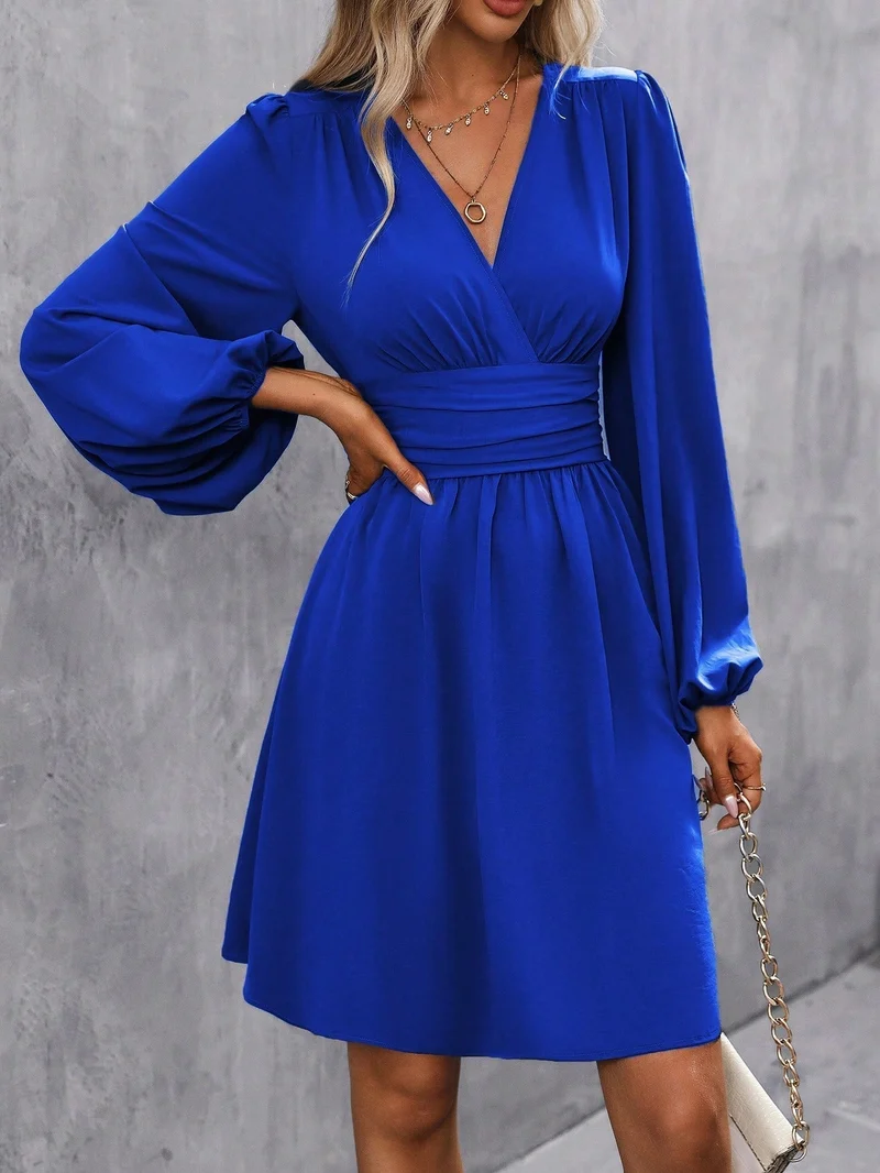 Julia – Damenkleid mit V-Ausschnitt und langen Ärmeln