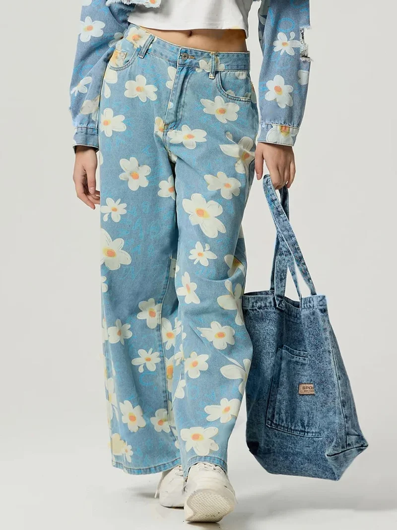 Lily – Damenhose mit weitem Bein und Blumenmuster