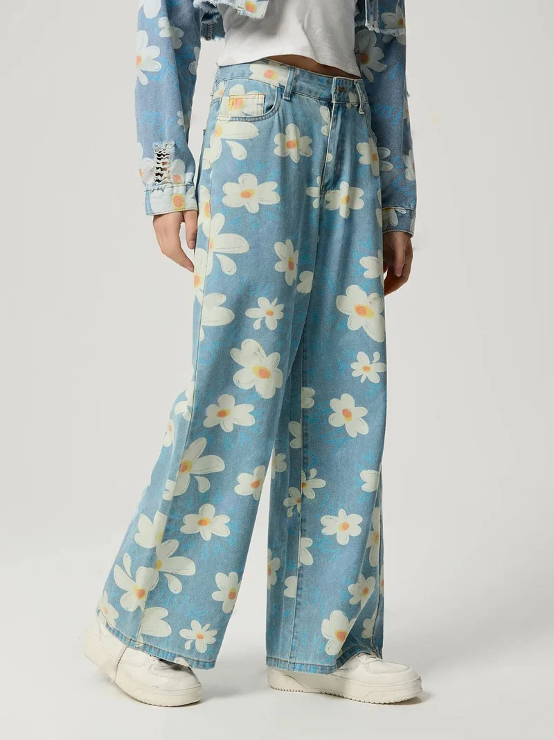 Lily – Damenhose mit weitem Bein und Blumenmuster