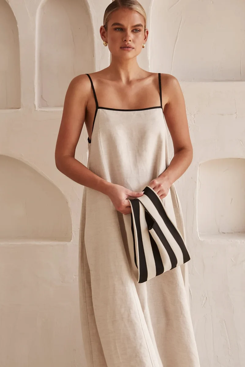 Helga – Lässiges Damenkleid mit Trägern
