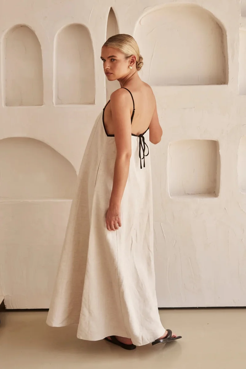 Helga – Lässiges Damenkleid mit Trägern