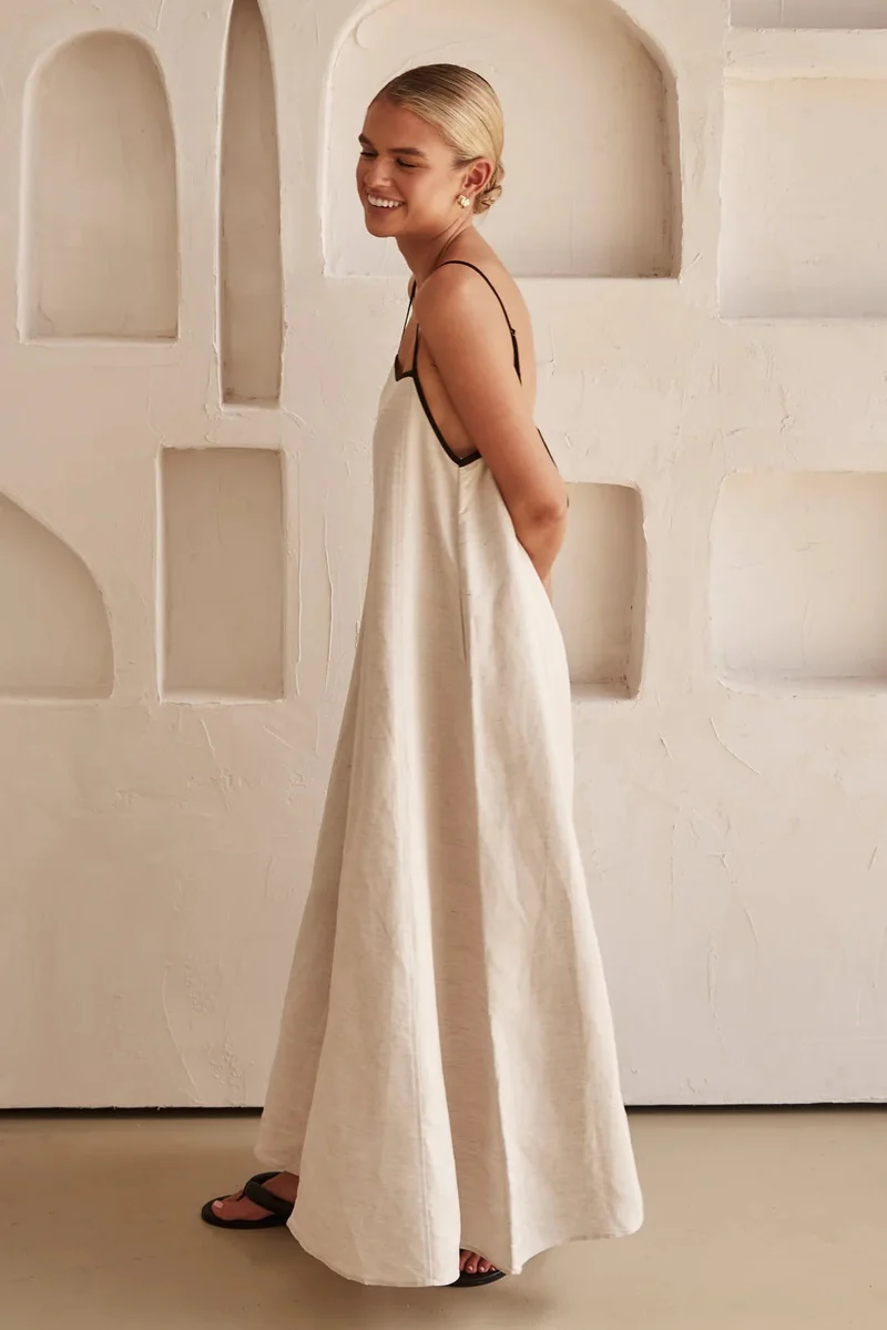 Helga – Lässiges Damenkleid mit Trägern