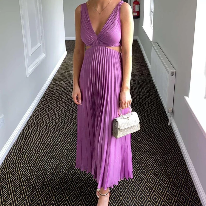 Thea – Maxikleid für Damen mit Falten und Ausschnitt an der Taille