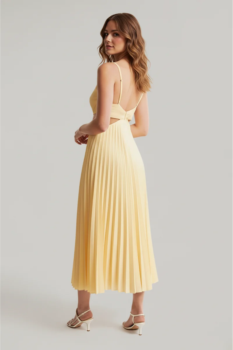 Thea – Maxikleid für Damen mit Falten und Ausschnitt an der Taille
