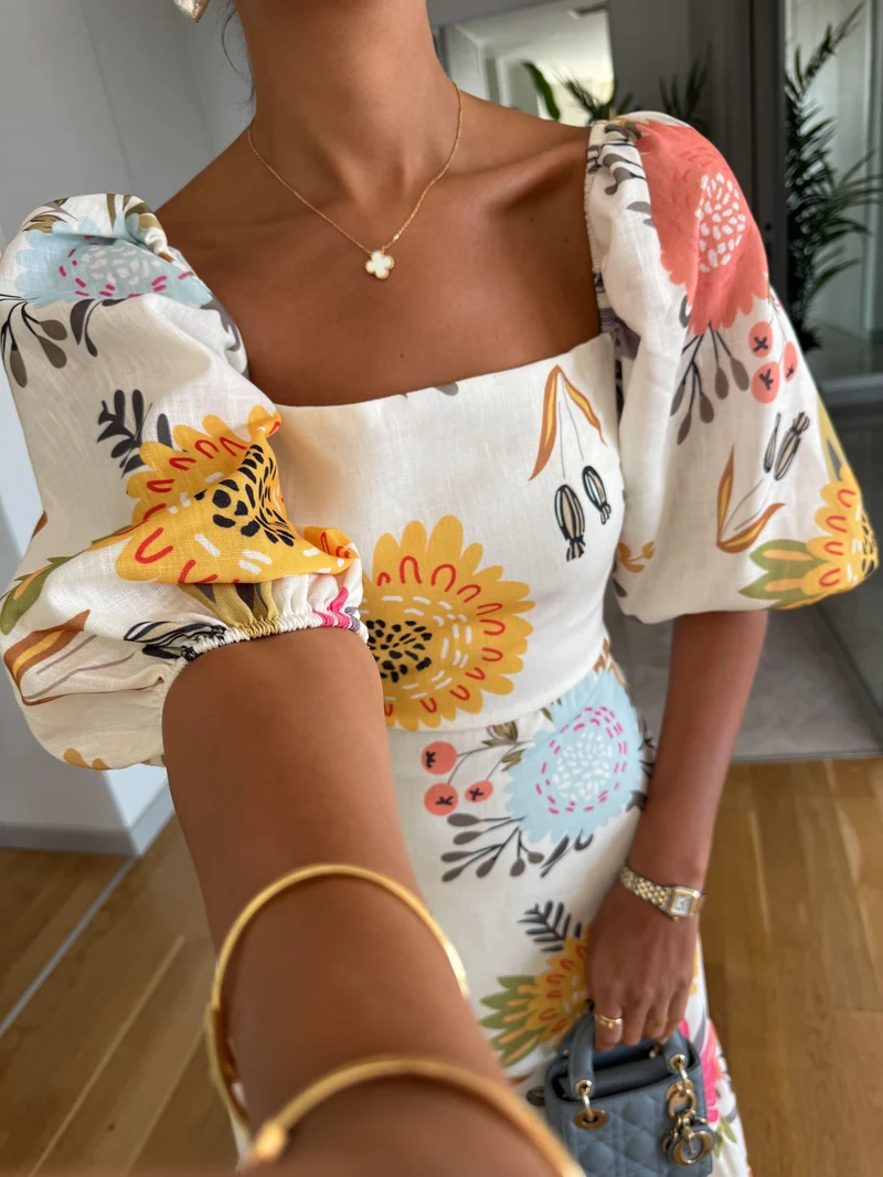 Sarah – Puffärmelkleid mit quadratischem Ausschnitt und Blumenmuster für Damen