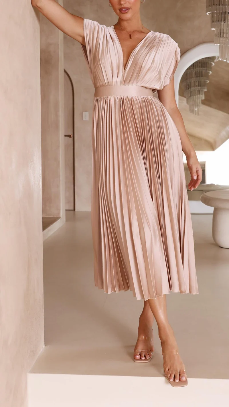 Ella – Elegantes plissiertes Maxikleid für Damen