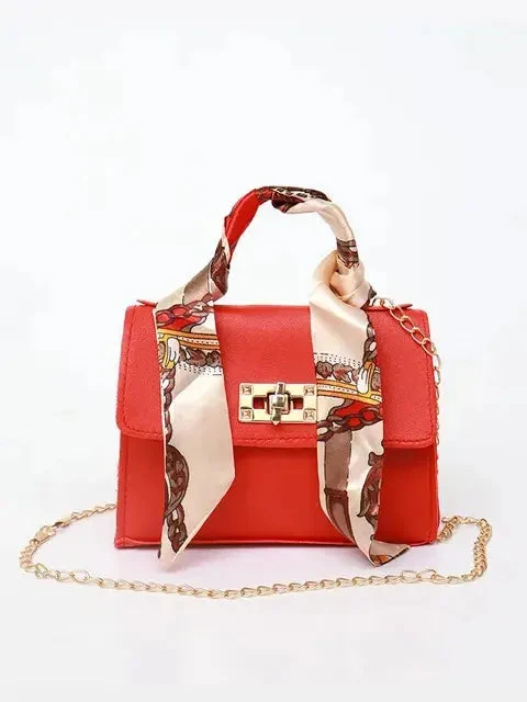 Alina – Schicke Handtasche mit Schal-Detail