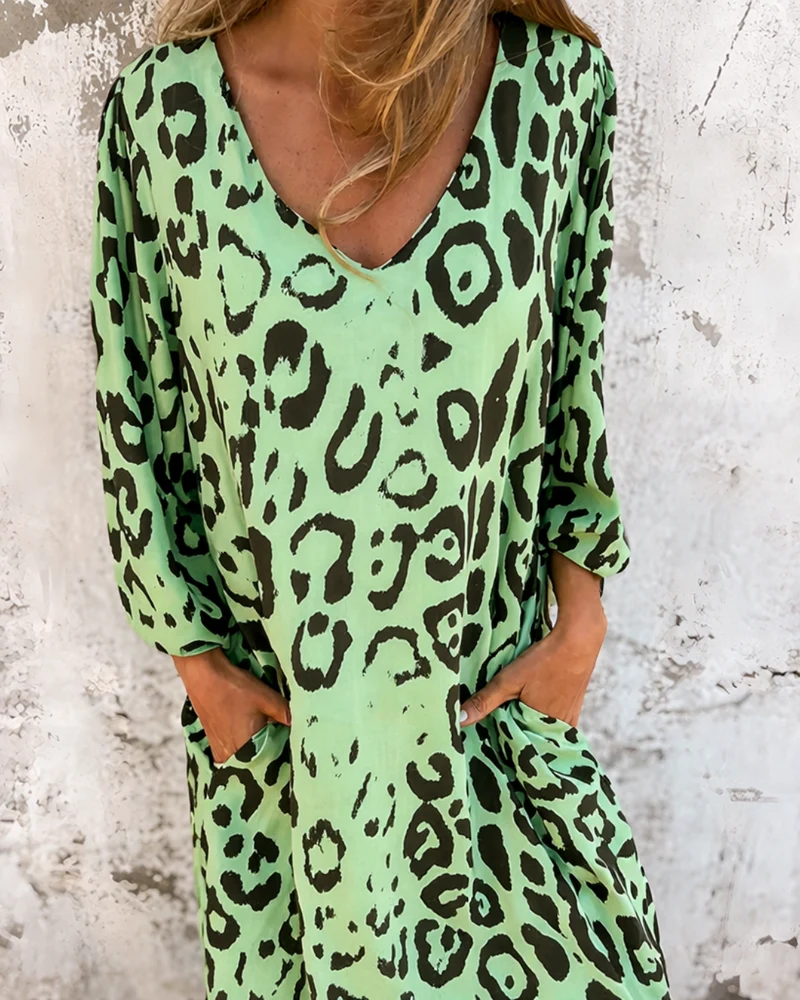 Sienna | Kleid mit Leoparden-Muster und V-Ausschnitt