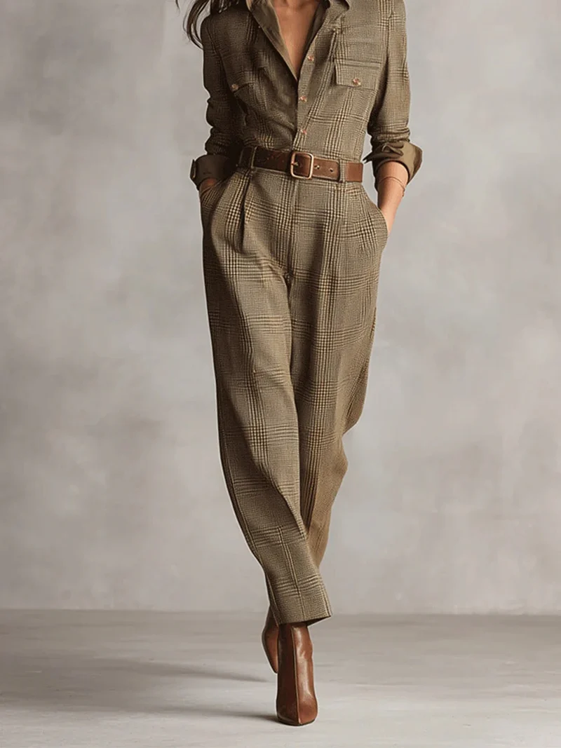 Zoë - Verfeinerter Utility-Jumpsuit mit Karomuster in Tweed-Optik.