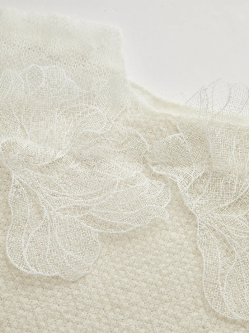 Erika – Pullover aus floraler Spitze, halbtransparent, mit Rundhalsausschnitt