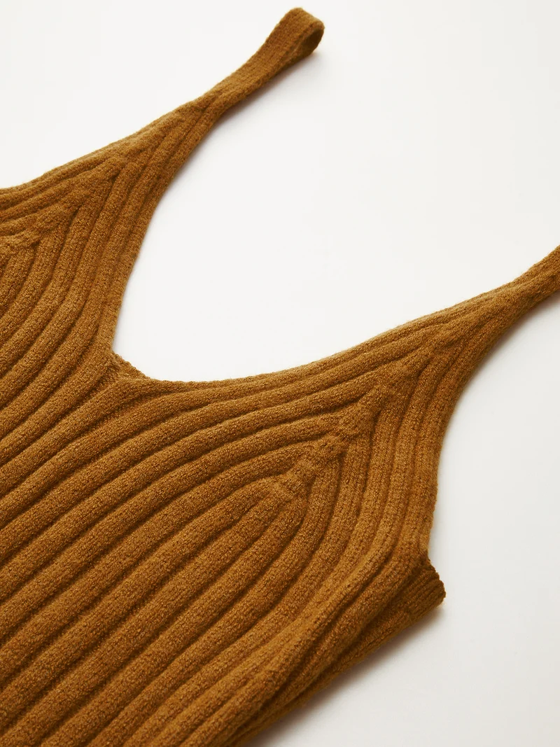 Dagmar – Zweiteiliges Set aus Rollkragen-Überwurf und Cami-Top aus Strick