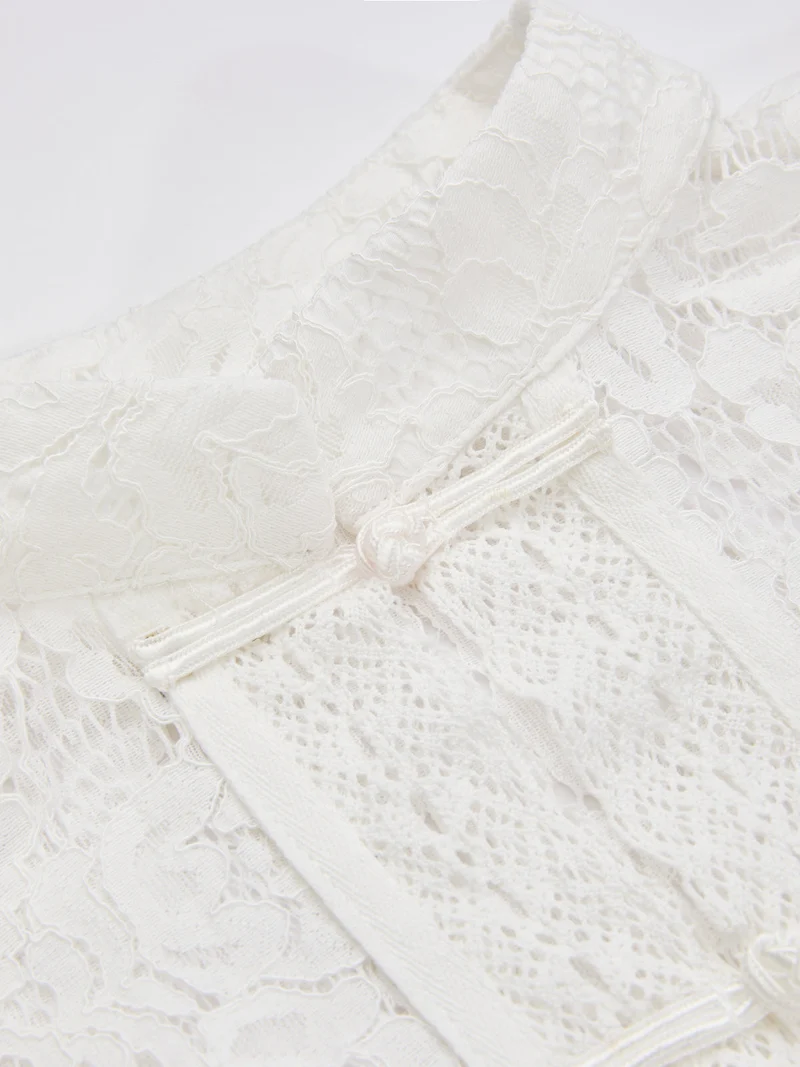 Saskia – Bluse mit Mandarin-Kragen und Schnürverschluss