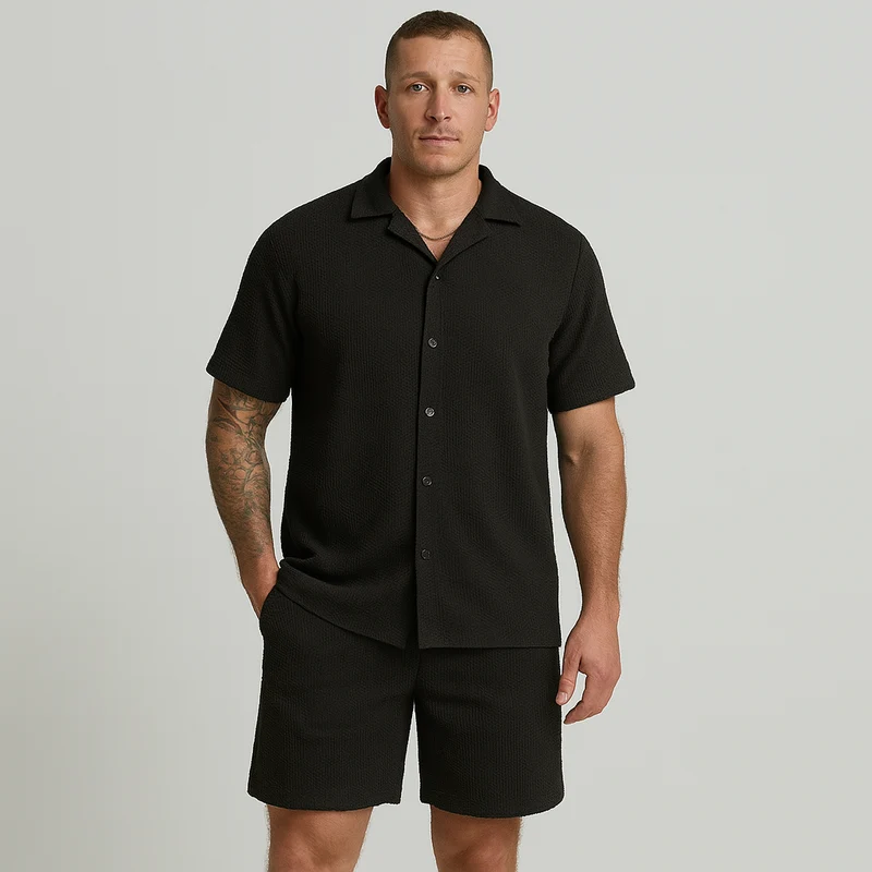 Lässiges Herren-Set – Kurzarmhemd mit Kragen und Shorts mit strukturiertem Karomuster