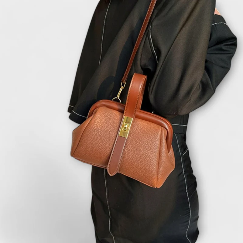 Damen Elegante Mini-Handtasche mit Kettenhenkel und festlichem Look