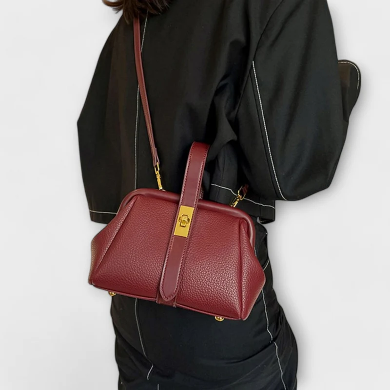 Damen Elegante Mini-Handtasche mit Kettenhenkel und festlichem Look