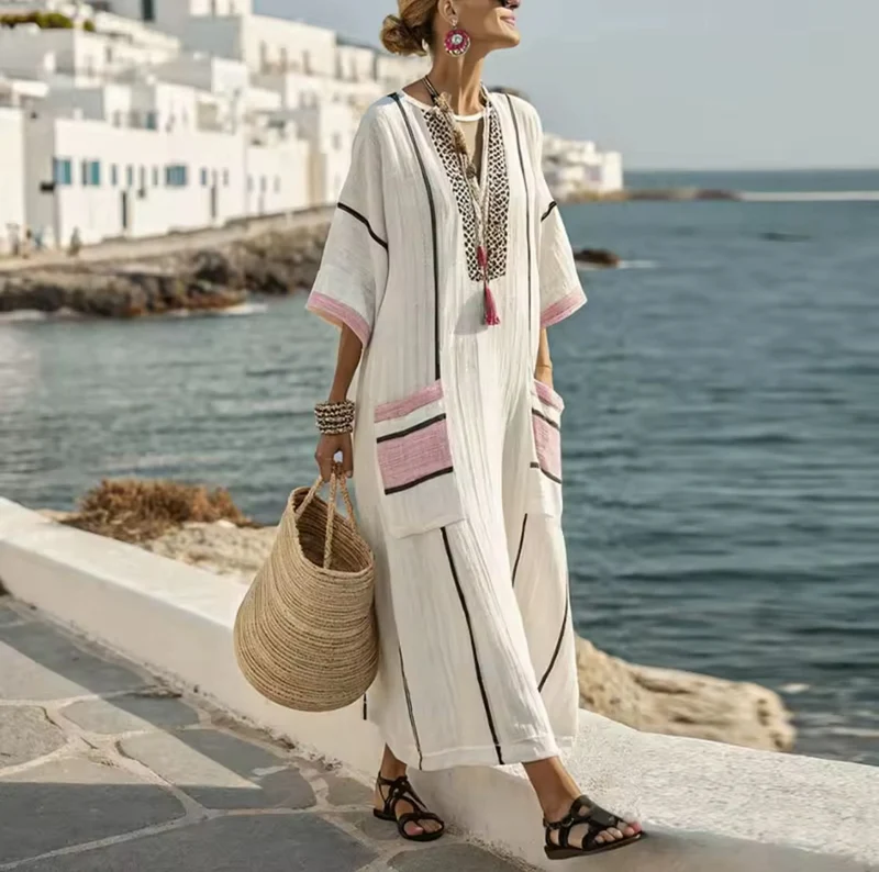 Langes Sommerkleid in Jade mit ethnischen Stickereien