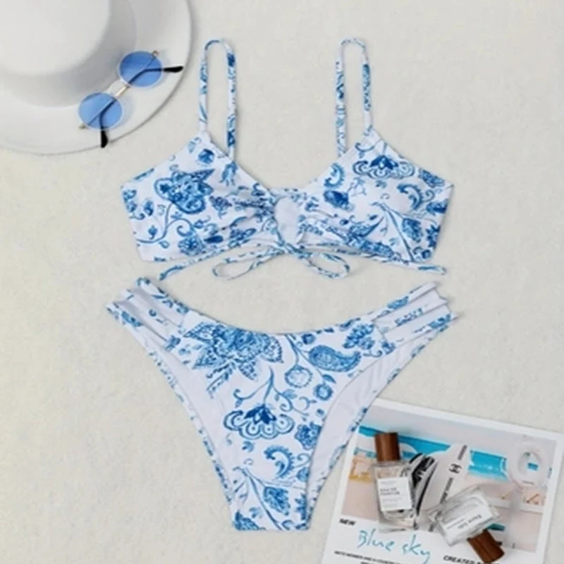 Damen Bikini-Set mit floralem Wickeldetail und hochgeschnittenem Slip Drune
