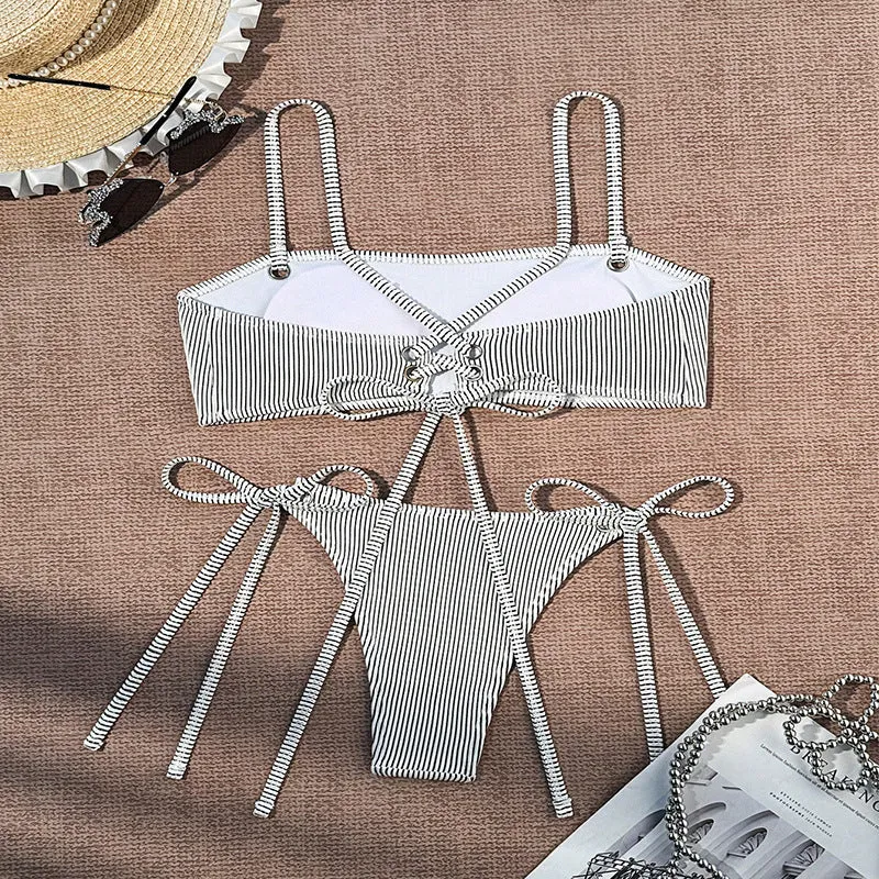 Damen Bandeau-Bikini mit eleganten Bindebändern und modischem Streifenmuster Drune